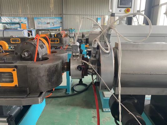 Chaîne de production ondulée de tuyau mur simple/double de PVC de PE en plastique ligne d'extrusion