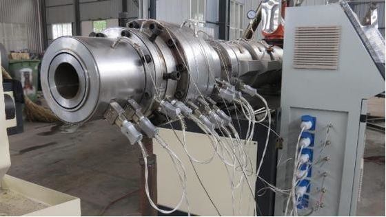 Ligne d'extrusion de tuyau de PVC de conduit de l'électricité de plastique de rendement élevé faisant la machine