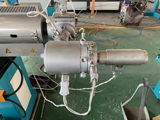 Le PE pp a ridé le fil filetant la ligne ondulée à mur unique d'extrusion de tuyau
