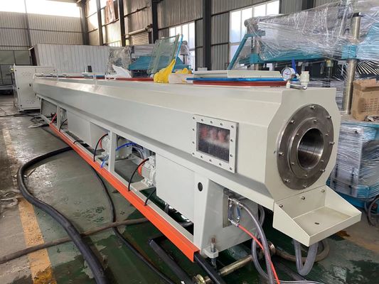 Approvisionnement en eau et ligne d'extrusion de tuyau de PVC de tuyau de drainage faisant la machine