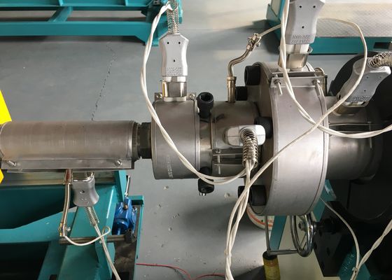 Chaîne de production en plastique de tuyau de pp 130mm