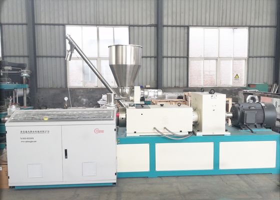 ligne d'extrusion de système d'égouts de drainage d'approvisionnement en eau de tuyau de PVC de 20-63mm faisant la machine