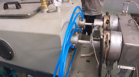 ligne en plastique chaîne d'extrusion de tuyau de double cavité de 20-63mm de production
