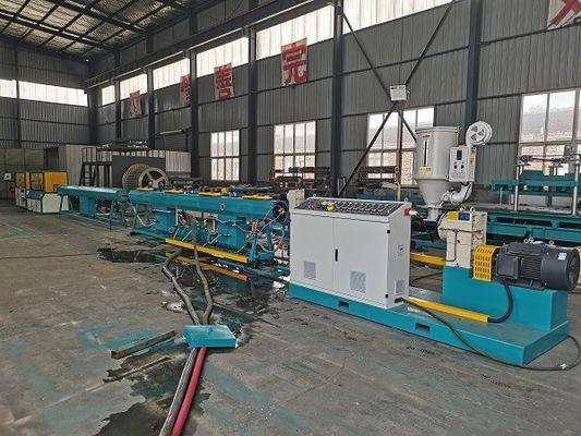 Chaîne de production en plastique d'extrusion de tuyau de PVC de drainage d'approvisionnement en eau 16-63mm automatique