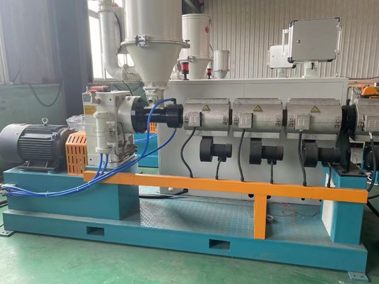 Le PE en plastique pp sifflent la ligne d'extrusion a ridé le tuyau protecteur de gaine de conduit électrique