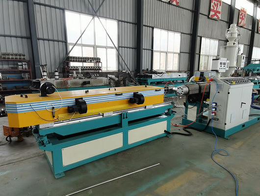 Ligne ondulée à mur unique d'extrusion de tuyau du HDPE PPR pp de PVC de tuyau en plastique de tube isolant