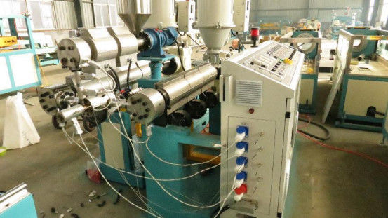 Le HDPE pp doublent le tuyau ondulé de mur faisant la ligne d'extrusion de machine