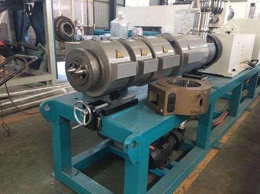 Le tube de PVC faisant la machine pour le tuyau d'approvisionnement en eau vidangent la ligne d'extrusion de tuyau de PVC