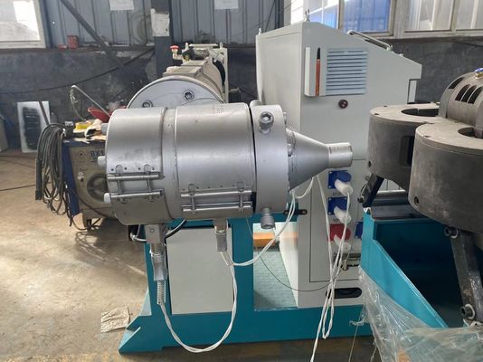La ligne ondulée en plastique à grande vitesse d'extrusion de tuyau beugle la machine de bâti
