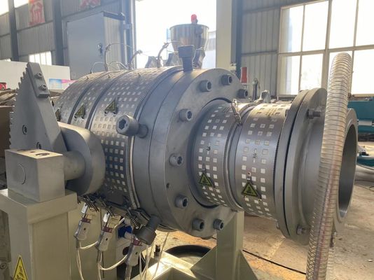 La ligne en plastique PLC automatique d'extrusion de tuyau de PVC de drainage d'approvisionnement en eau a commandé
