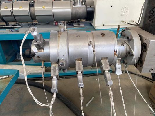 Ligne d'extrusion en plastique de machine d'extrusion de vis simple de tuyau de HDPE pp en plastique
