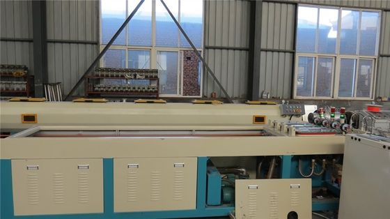 Ligne simple approvisionnement d'extrusion de quatre tuyaux de PVC de PE de pp double en eau