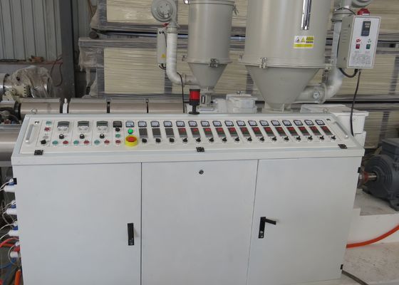 chaîne de production en plastique de tuyau de double de mur de 30kgh 17mm machine ondulée de tuyau