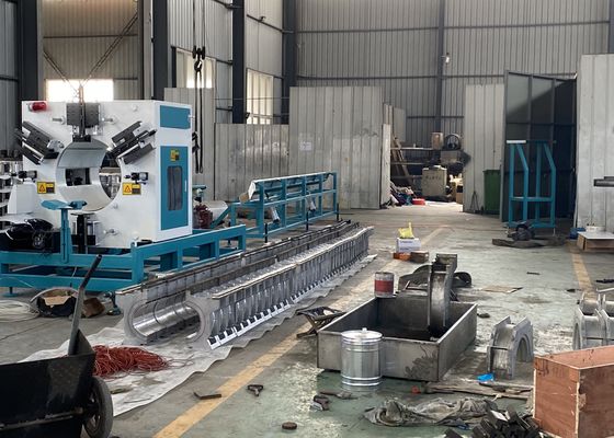 La ligne ondulée d'extrusion de tuyau de PE deux couches sifflent faire la machine