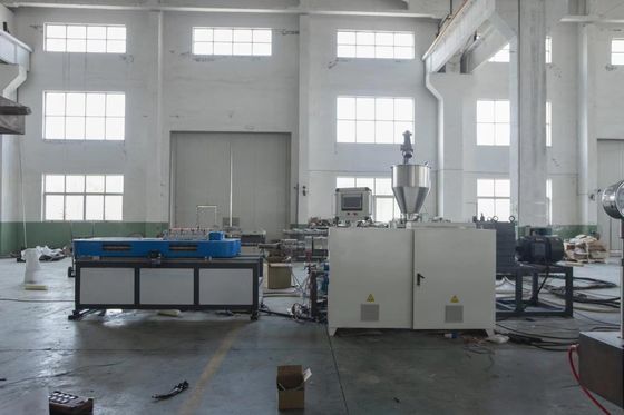 le PVC de 12m/Min 25mm pp a ridé le tuyau faisant la machine/faisant la machine