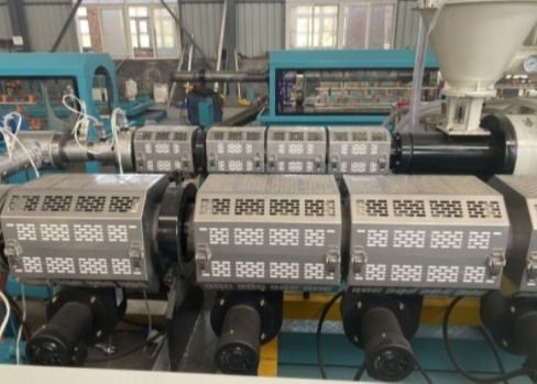 machine simple d'extrudeuse de tuyau de PE de vis de l'approvisionnement en gaz 120-220kg/h de 63mm