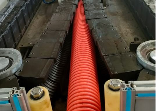 ligne ondulée d'extrusion de tuyau de double mur de 32-110mm faisant la machine
