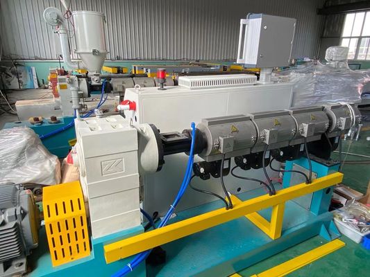 ligne ondulée à mur unique HDPE d'extrusion de tuyau de 90Kg/H 16-63mm du PE pp