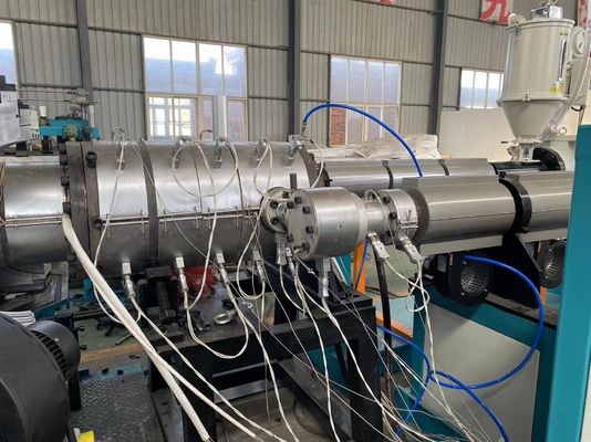 200mm - le mur de double de HDPE du PE pp de 400mm a ridé la ligne d'extrusion de tuyau