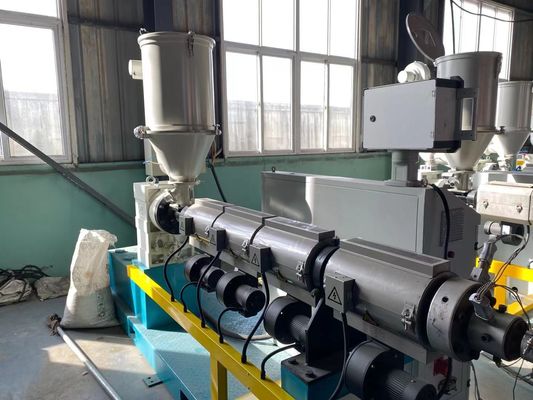 Le PE à grande vitesse pp sifflent la ligne ondulée à mur unique 10-50mm d'extrusion de tuyau